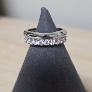 Lili Claspe Rings Size 9